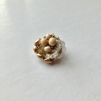 ちいさなブローチ"yasashi nukumori"優しいぬくもり