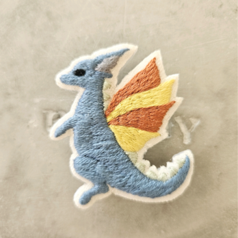 ドラゴン刺繍ブローチ(ブルー)【受注製作】の画像