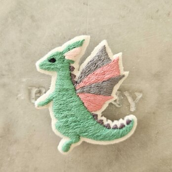 ドラゴン刺繍ブローチ(グリーン)【受注製作】の画像