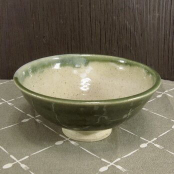 陶器 ご飯茶碗（大） 緑＋ベージュ【240107】の画像