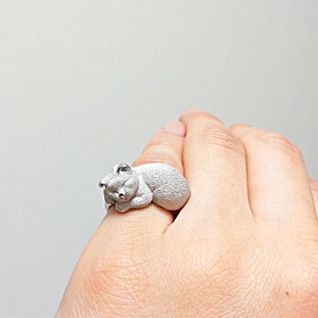 平和の象徴　　銀製『眠り猫の指輪』　　　◎リングサイズ（7号～23号は製作可能）の画像