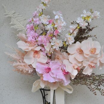 【春ウェディング】桜と胡蝶蘭のクラッチブーケ＊ブートニアの画像