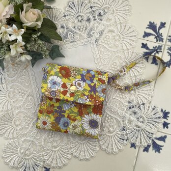 二つ折り財布・イエロー系花柄の画像