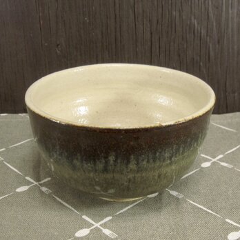 陶器 ひとくち茶碗・深型　こげ茶＋白（1）【240116】の画像