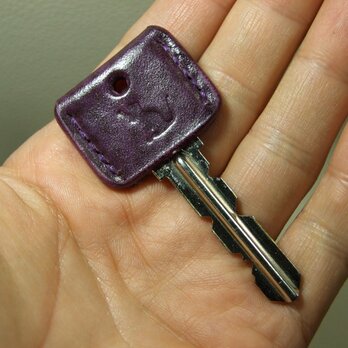 猫刻印のキーカバー　ルガト紫の画像