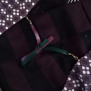 本革一重結び羽織紐 紫+緑染色レザー　着物や浴衣の羽織のワンポイントに！の画像