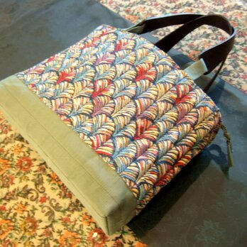 畳縁と緞子のキルティングバッグの画像