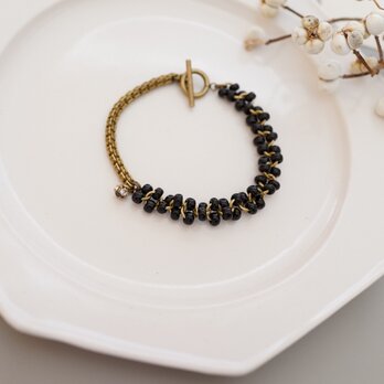 black vintage braceletの画像