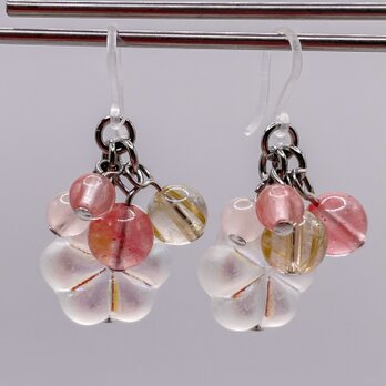 ルチルクォーツ＆ピンク系天然石の花ピアス（イヤリング/チャーム）｜a-014の画像