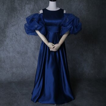 パーティードレス 紺 上質オーガンジー 揺らめく裾 エレガント アンティークなドレス 前撮りの画像
