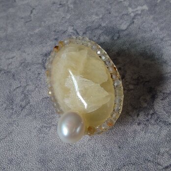 イエローカルサイトと真珠とルチルクォーツ