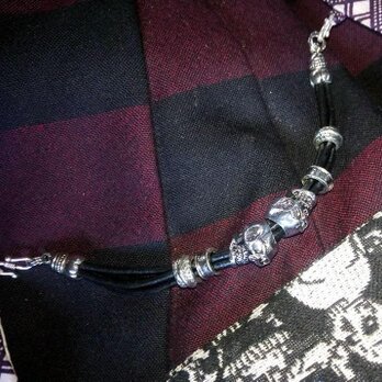 黒本革羽織紐　ドクロ・スカルモチーフ　シルバー金具使用　着物や浴衣の羽織に！の画像