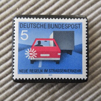 ドイツ　交通安全　切手ブローチ9320の画像