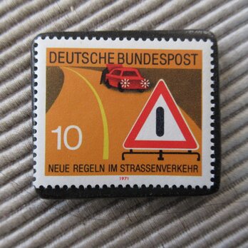 ドイツ　交通安全　切手ブローチ9321の画像