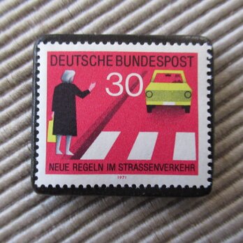 ドイツ　交通安全　切手ブローチ9323の画像
