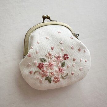 〈刺繍キット〉桜の刺繍がまぐちの画像