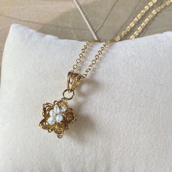 〇Hachisu ケシパールと銀細工の蓮ネックレス　18kgpの画像