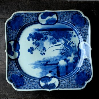 鮮やかな青が素敵◆岩場に梅。伊万里　梅文染付変形大皿　草花　暮らしに。骨董・antiques 江戸末期の画像