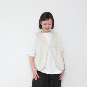 pazu's vest / creamの画像