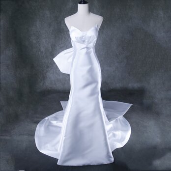 ウエディングドレス ふっくら柔らかなバックリボン マーメイドライン オフホワイト ベアトップ 花嫁の画像