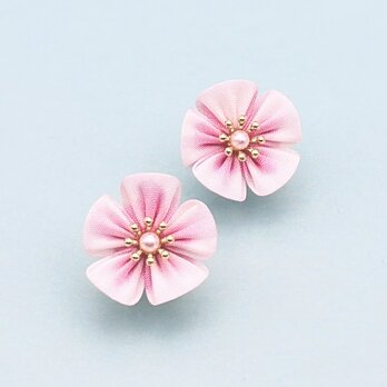 はんなり桜のシンプルイヤリング♡手染めシルク /ピンク つまみ細工 和 着物　揺れる 春　パール　袴　卒業式　成人式の画像