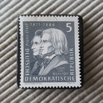 ドイツ　リスト＆ベルリオーズ切手ブローチ9333の画像