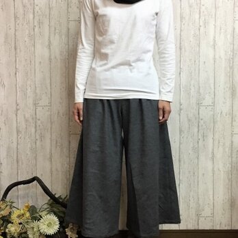 暖かウール１００％　圧縮ニットのセミキュロットパンツ　グレー　Ｍ～５Ｌからお 選びください。　プチオーダー可！の画像