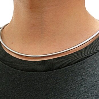 肩こりに効く磁気ネックレス・厚生労働省の認可品{シルバーカラー｝（ULTRANeo)ウルトラネオ：フリーサイズの画像