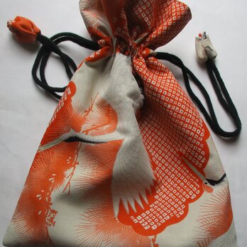 ７５８７　鶴の柄の長襦袢で作った巾着袋　＃送料無料の画像