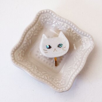 【受注生産】ウルウルおめめの猫ポニーフック（シロさん）パールホワイト・螺鈿風・白猫の画像