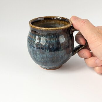ディープブルーのマグカップ　【手仕事　民藝　和　陶器】の画像