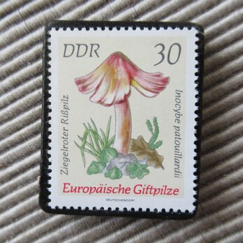 ドイツ　きのこ切手ブローチ9396の画像