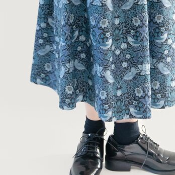 モリスの美しい柄を楽しむ 黒 青 綿 ギャザー ロングスカート ●MORRIE-ICBL-SK●の画像