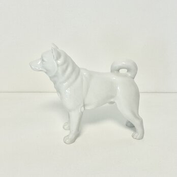 白磁の日本犬の画像