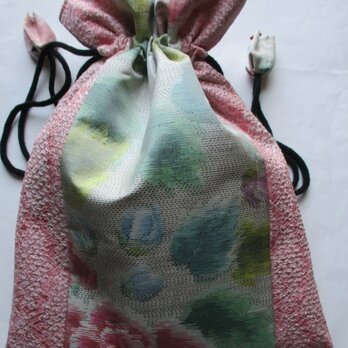 ７６０４　絞りと花柄の着物で作った巾着袋　＃送料無料の画像