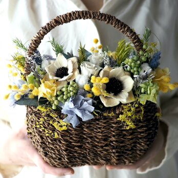 Flower basket pine flower -mimosa-の画像