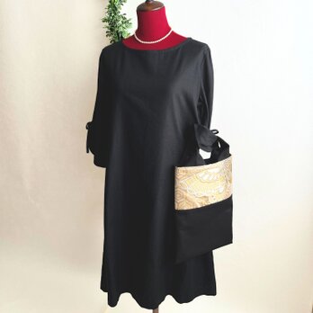 春セール❤️A4が入る！　ブラック帆布✖️蝶(帯リメイク) ヴィンテージバッグ　洗える　着物　帯の画像