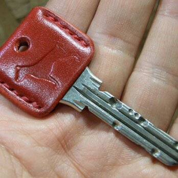 ドーベルマン刻印のキーカバー　ルガト赤