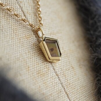 rainbow garnet necklace (hexagon)の画像