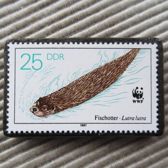 ドイツ　カワウソ切手ブローチ9467の画像