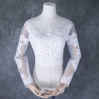 フェミニンなフレームレースの袖トップス キラキラ光る刺繍 ロングスリーブ くるみボタン 花嫁 ウェディングドレスの画像