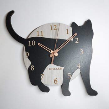 【ラッピング無料】名入れ・文字入れ ネコちゃん はみ出し壁掛け時計 猫4　黒　静音時計の画像