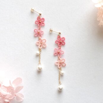 【受注製作】タティングレースの小花とコットンパールのピアス〈桜〉の画像
