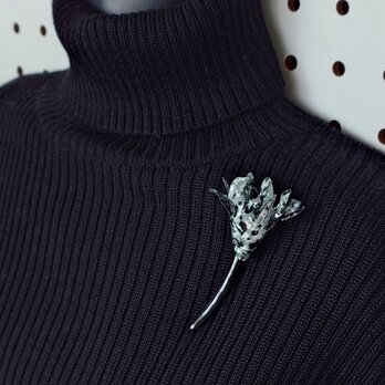 七宝焼きの モノトーン花