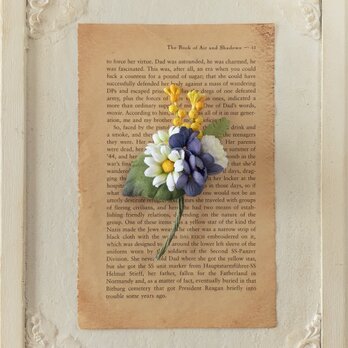 〈染め花〉小ぶりな花束コサージュMの画像