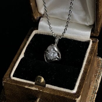 ダイヤモンド原石のsilver製ネックレスの画像