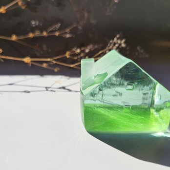 ガラスの家　置物　インテリア　グリーンの画像