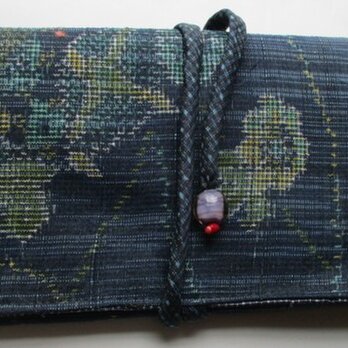 ７６３７　色大島紬の着物で作った和風財布・ポーチ＃送料無料の画像