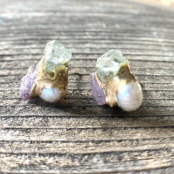 Raw Amethyst &Aquamarine 原石の金継ぎピアス☆アメジスト＆アクアマリン＆パール☆チタンポスト Mの画像