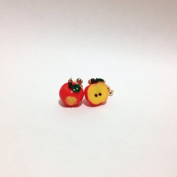 蜜りんご はんぶんVer.ノンホールピアス・イヤリングの画像